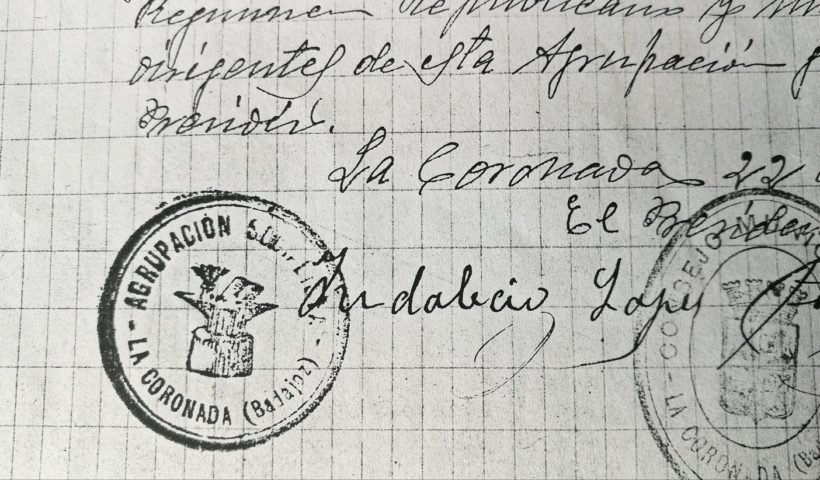 Primer sello usado por la Agrupación Socialista de La Coronada (Badajoz), y firma del primer presidente